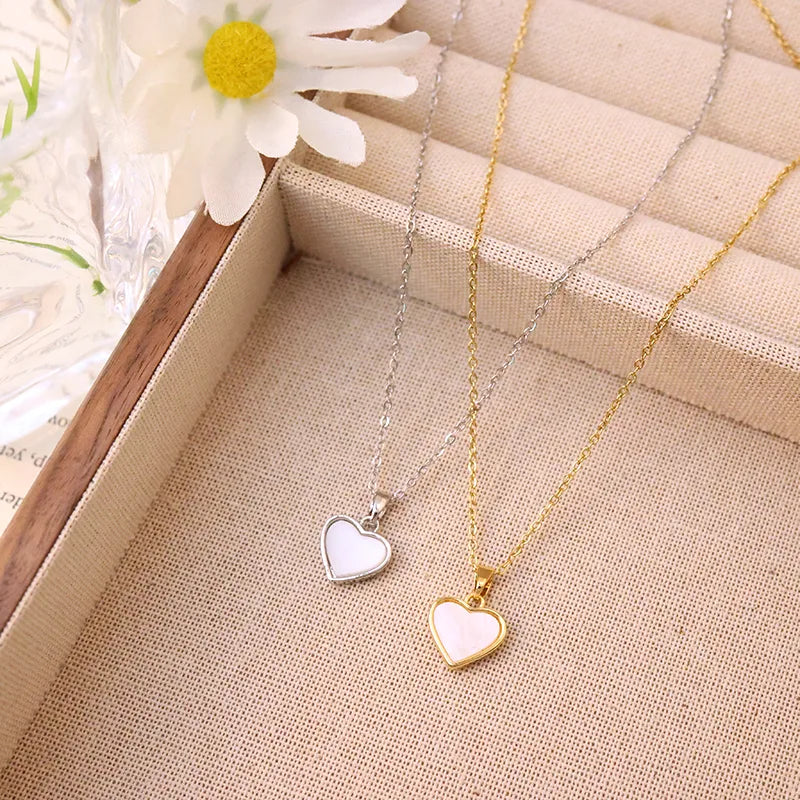 Collar colgante corazón dorado